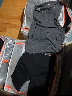 2 tops - 2 prs shorts - Gap/ So/ Under Armor/ Fabletics - 4 pieces